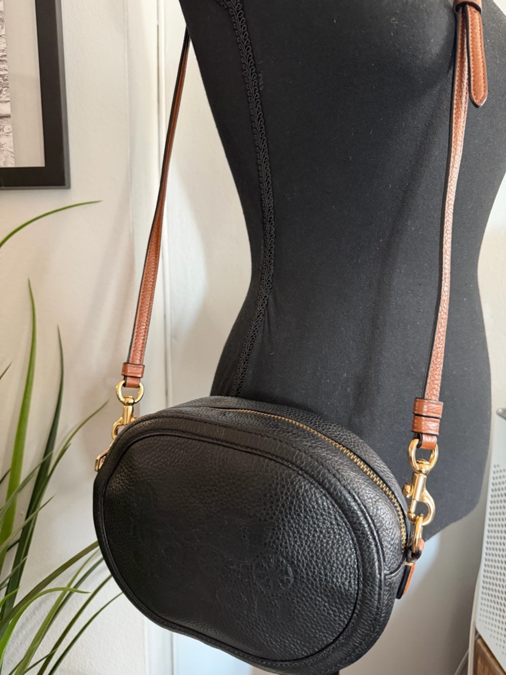 Coach Horse & Carriage Camera Bag - Picture 12 of 13